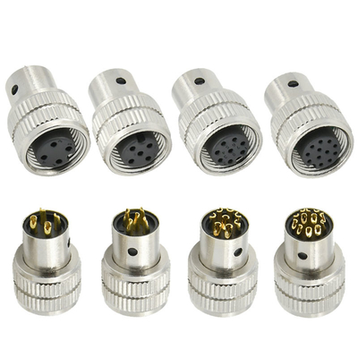 Connettore a spina schermato femmina M12, da 3 a 17 pin, IP67, standard DIN impermeabile
